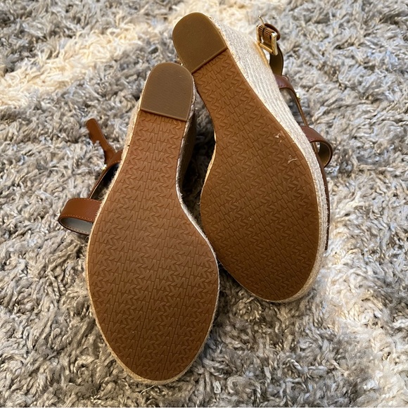 Michael Kors Platform - Picture 8 of 11